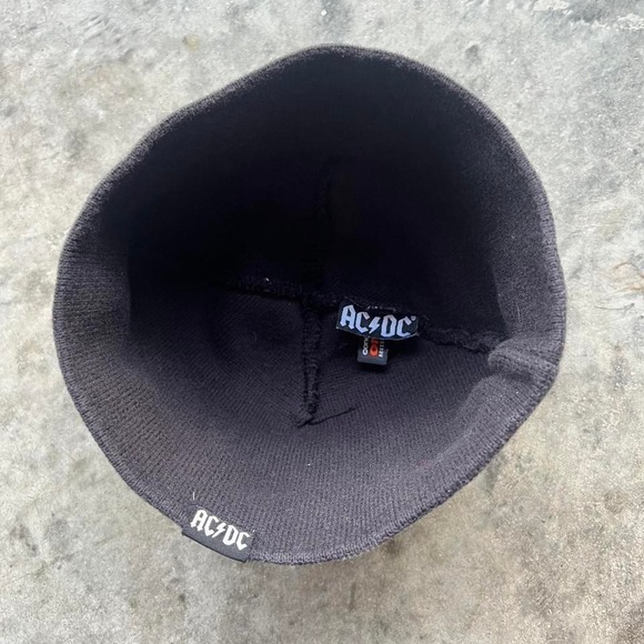 Concept One ACDC beanie black and white - Picture 3 of 5